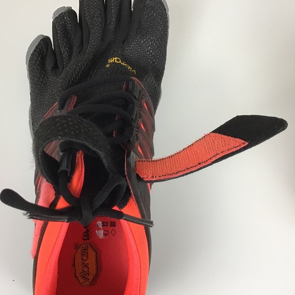 Vibram Black and Red Five Fingers - Picture 9 of 12